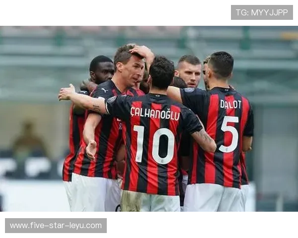 奥斯梅恩 vs 埃托奥：同代顶级中锋的终结效率与战术角色对比