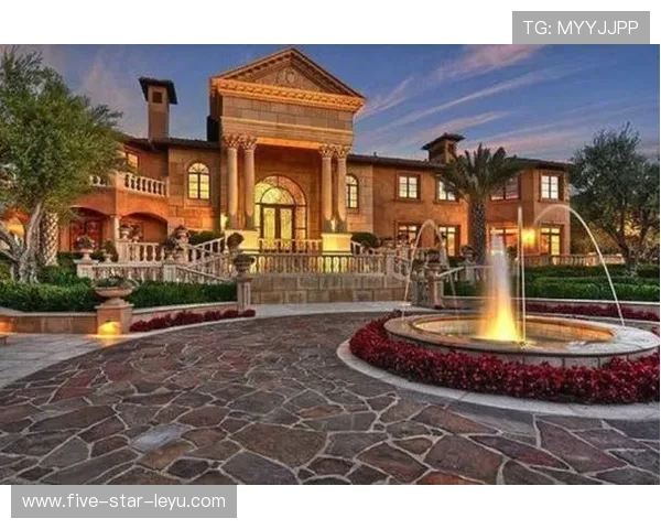 维纳斯那豪宅里的游泳池比我一年收入还贵，这生活……哪里找第二个？