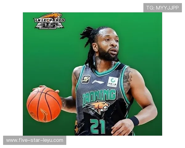 华莱士篮下强攻能力提升球队内线威胁明显拉开对手防线