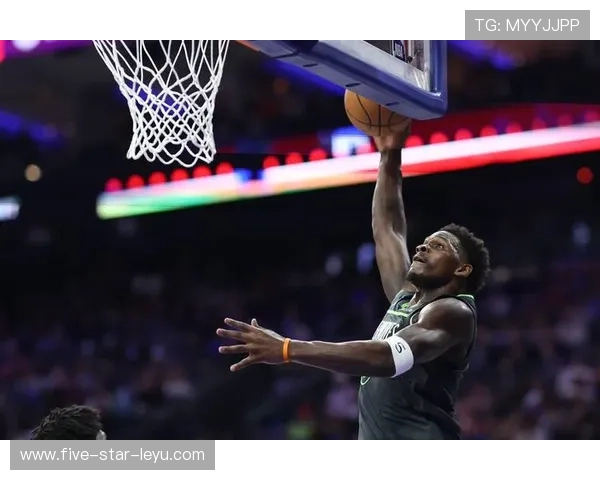 戈贝尔通过挡拆回防护筐，比上季更有效压制对位中锋